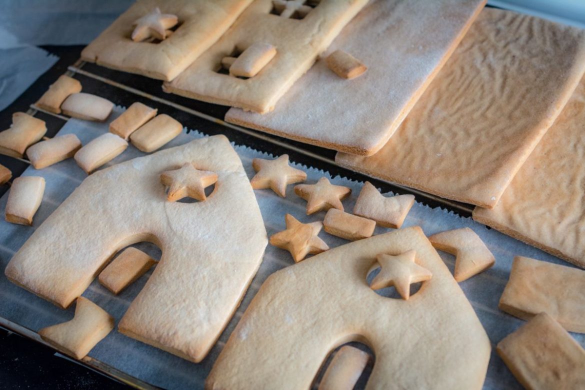 Succumb to the gingerbread house trend this Christmas!